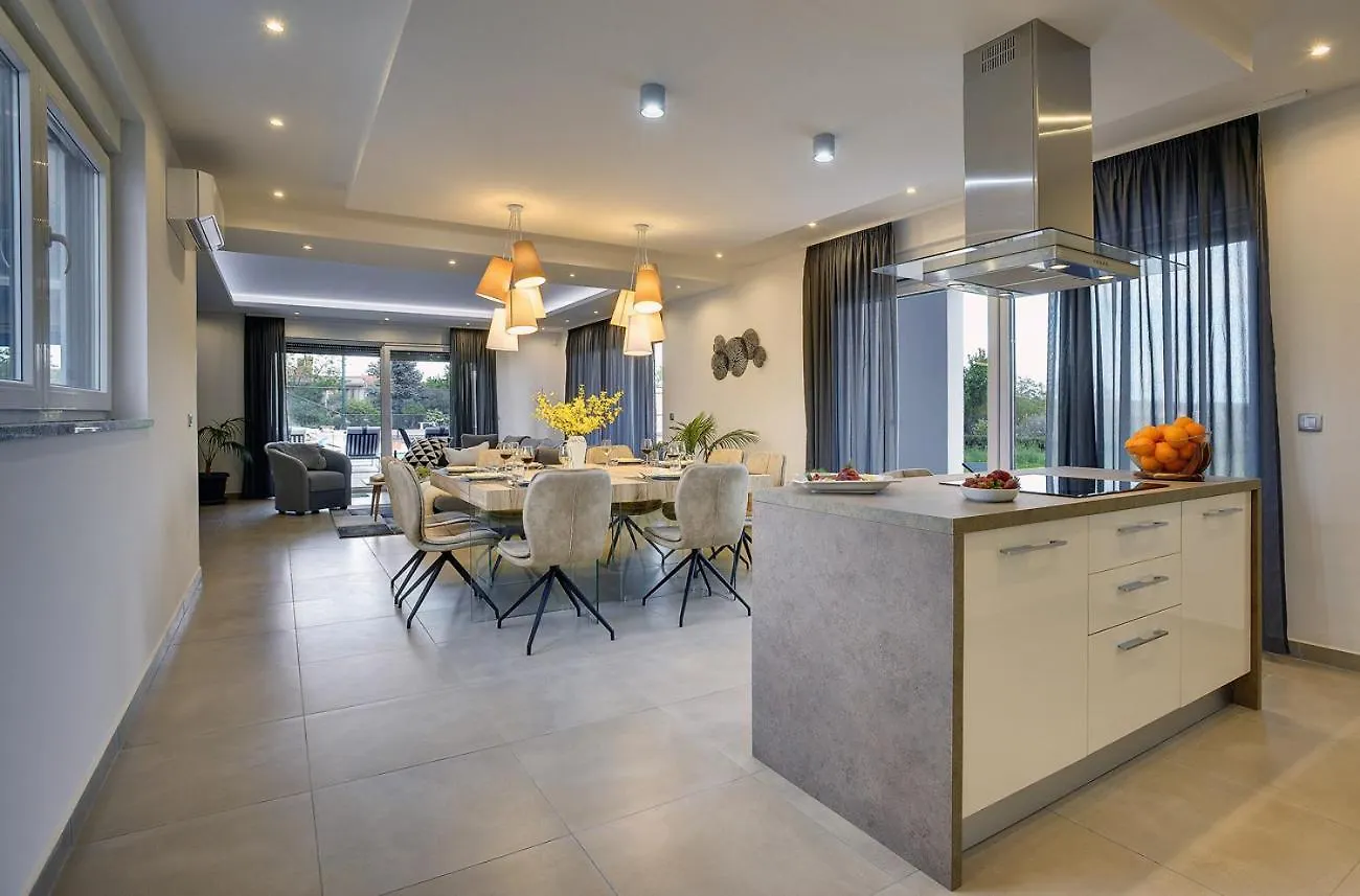 Villa Una In Pula With Heated Pool And Whirlpool