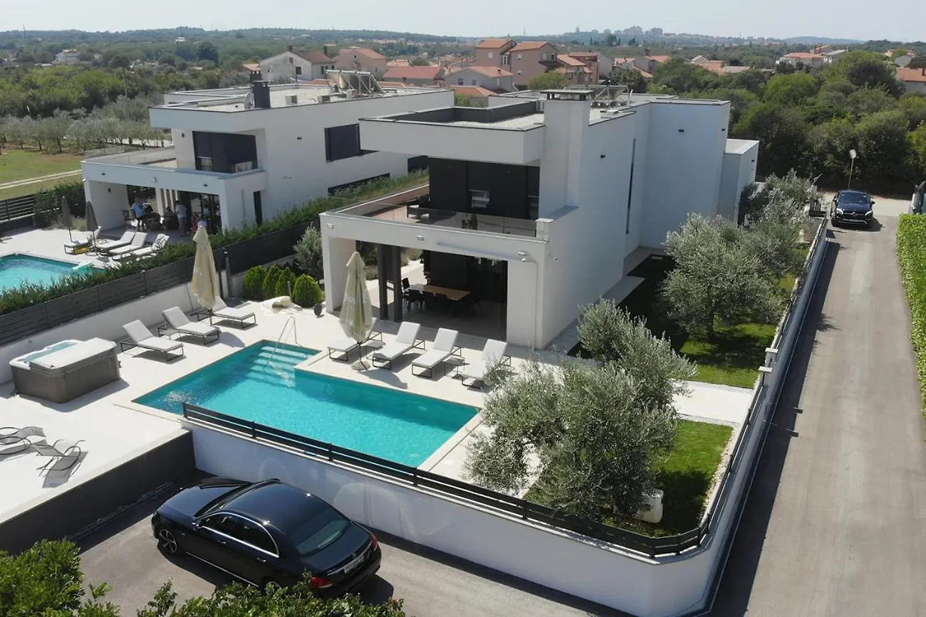 Villa Una In Pula With Heated Pool And Whirlpool